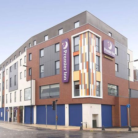 Premier Inn Camberley Exterior foto